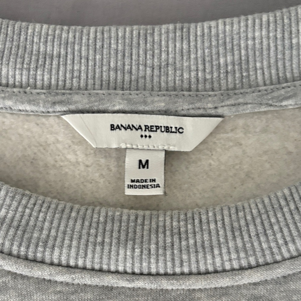 Banana Republic Light Gray Crewneck Top - Picture 5 of 6